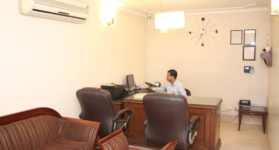 فندق جاي إس إن, New Delhi 4